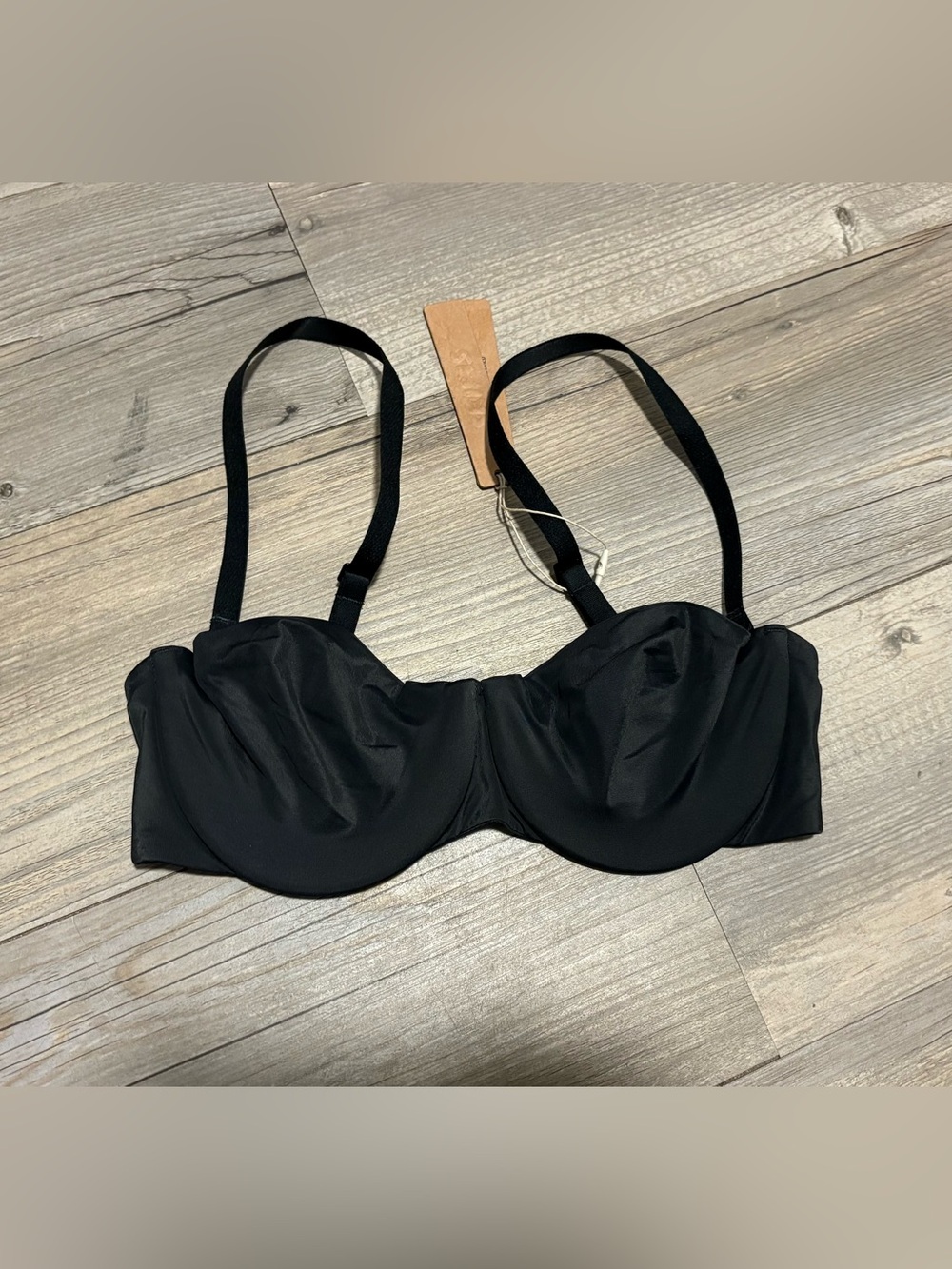 SKIMS Kim Kardashian smoothing intimates unlined strapless bra 32B new with tags